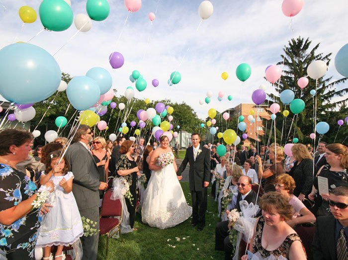 sortie-ceremonie-ballons-pastel